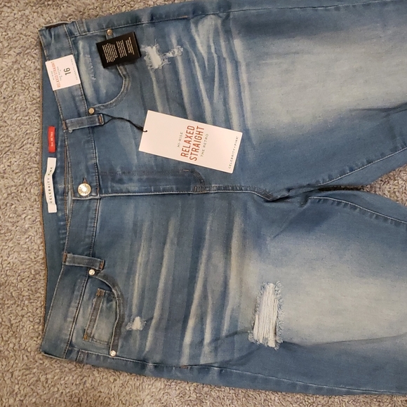 Hi-Rise Relaxed Straight Leg Jeans Denim - Picture 2 of 4